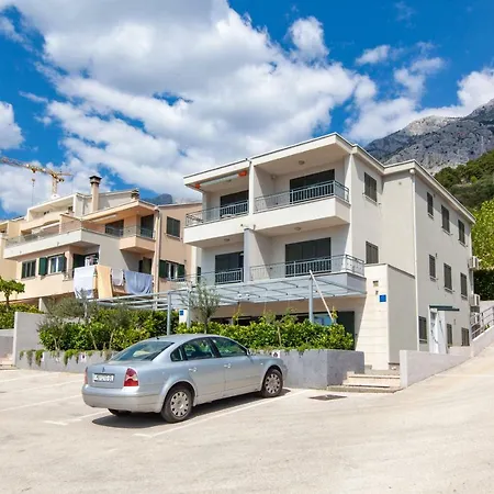 Apartment Dobro *